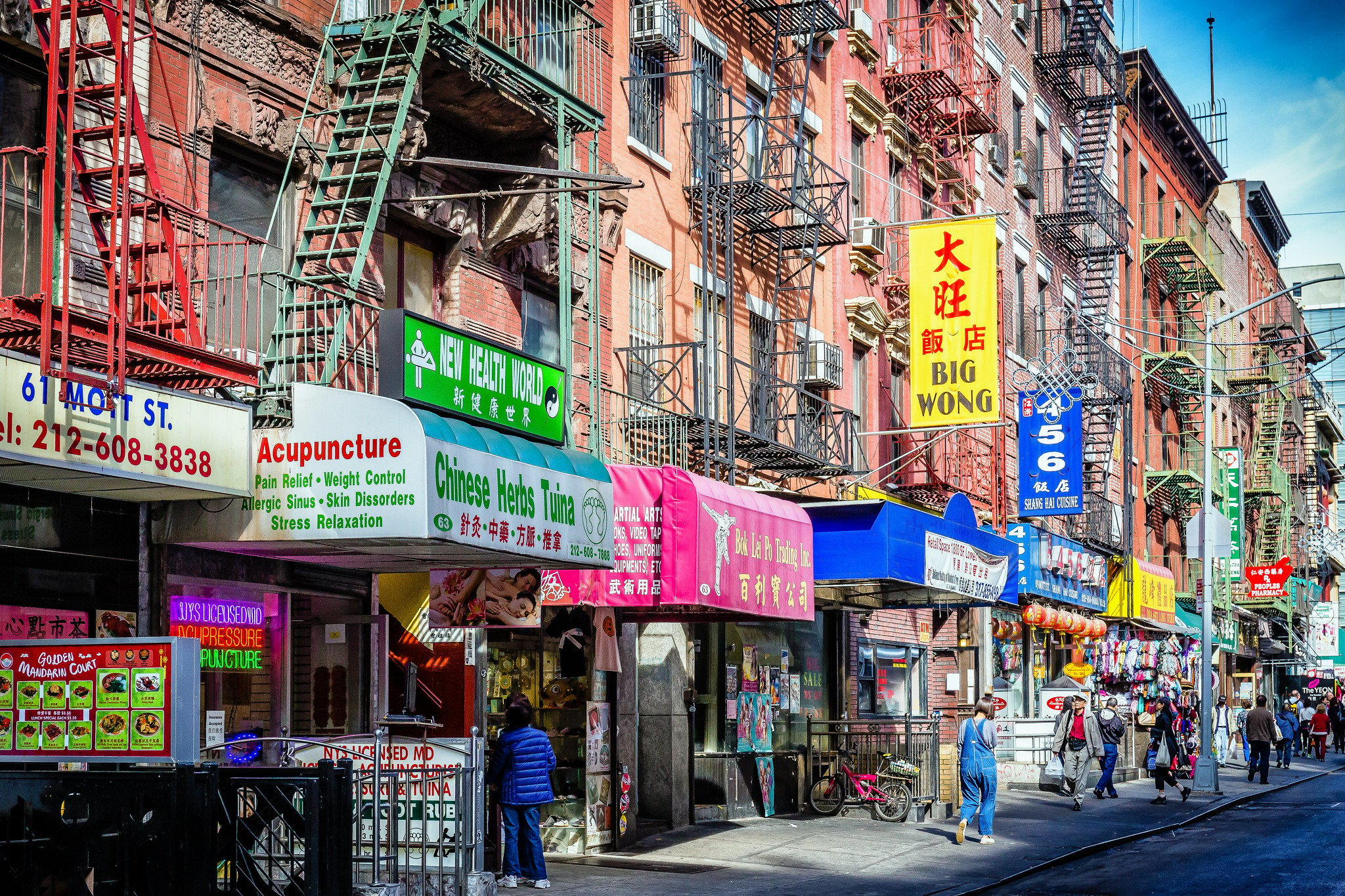 What It s Like To Live In Manhattan s Chinatown